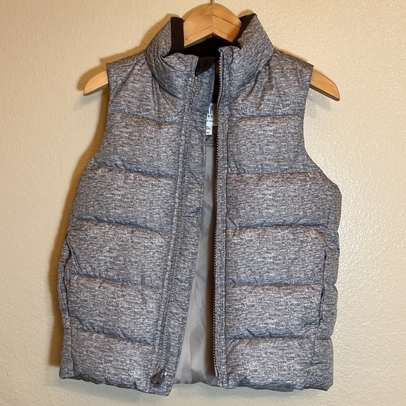 𝅺GAP Boy Gray Puffer Vest - Picture 2 of 14